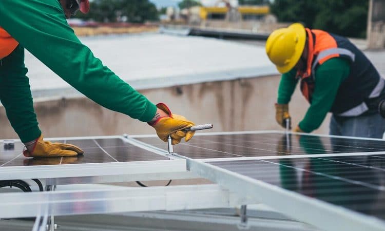 ☀️ Pourquoi choisir une installation solaire hybride au Sénégal : avantages, coûts et solutions NRJSOLAIRE